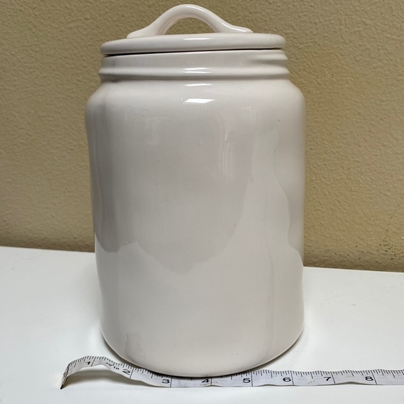 NWOT Rae Dunn Ivory Flour Ceramic Canister Container Jar with Lid - Picture 2 of 6
